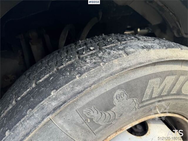 Car transporter Volvo FH12 4x2 Car freight w/ Lohr trailer