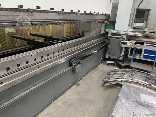 CNC élhajlító BYSTRONIC HÄMMERLE BM 2 Bystronic HÄMMERLE BM 200 - 4100