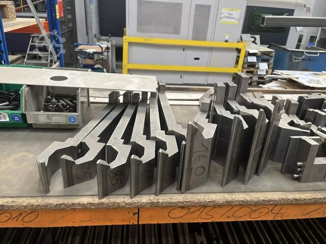 CNC élhajlító BYSTRONIC HÄMMERLE BM 2 Bystronic HÄMMERLE BM 200 - 4100
