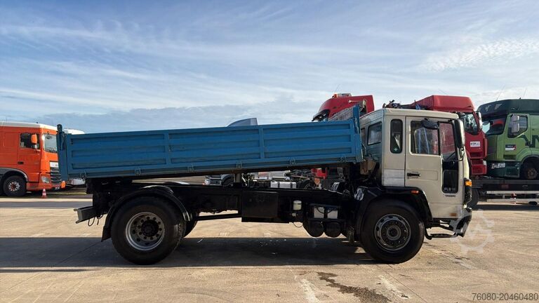 Ribaltabile su 3 lati Volvo FL 6-18 (10 BOLTS / POMPE MANUELLE / MANUAL PUM...