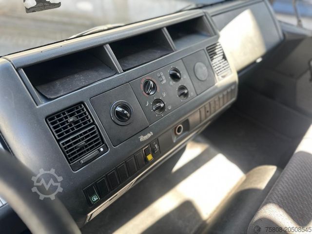 Curtain sider van MAN 8.163 Pritche Plane LBW