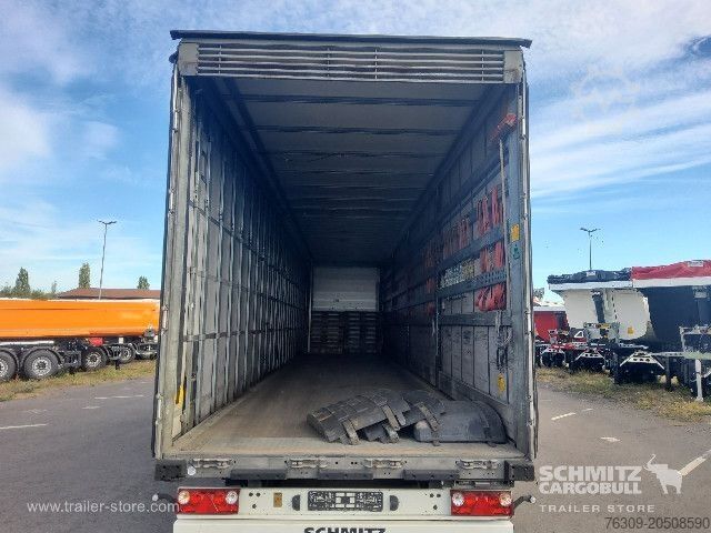 Open semitrailer with tarp Schmitz Cargobull Curtainsider Mega Getränke