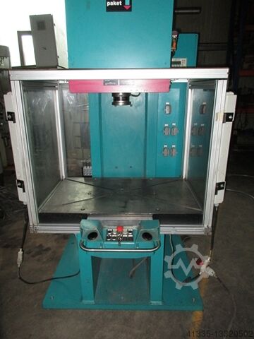 Pneumatikus sajtó TOX Pressotechnik PCG 075.220.A.001