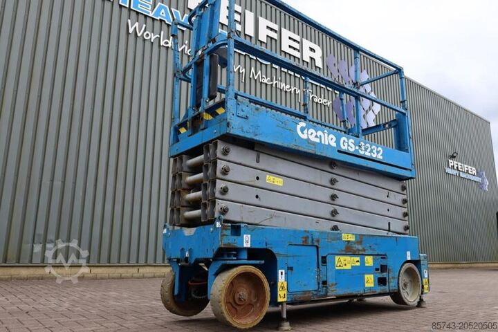 Schaarlift Genie GS3232 Hydraulic Outriggers, Electric, 11.75m Work