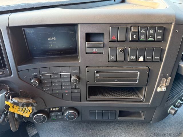 Camião basculante VOLVO FMX500 8x4/4 Steel tipper / Kipper