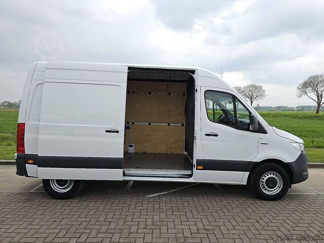 Yüksek tavanlı istasyon vagonu MERCEDES-BENZ ESPRINTER L2H2 41KwH Elektrisc