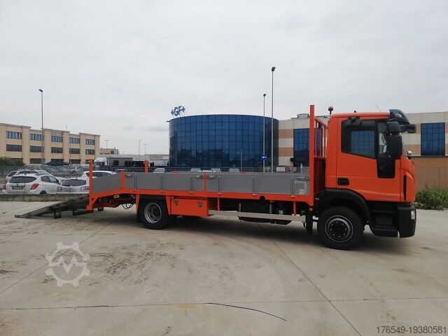 Járműszállító platform Iveco 120-190