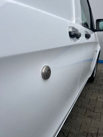 Dobozos furgon MERCEDES-BENZ Vito 110 LANG KLIMA 2-SITZER SICHERHEITSCHLOSSER