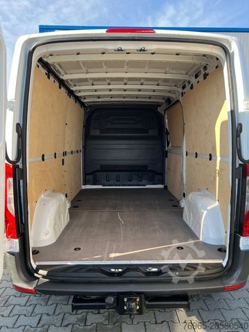 Dobozos furgon MERCEDES-BENZ Sprinter 211 LANG ANHÄNGERKUPPLUNG KLIMA 3-SITZE