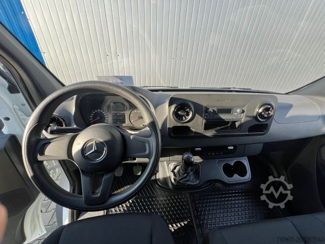 Dobozos furgon MERCEDES-BENZ Sprinter 211 LANG ANHÄNGERKUPPLUNG KLIMA 3-SITZE