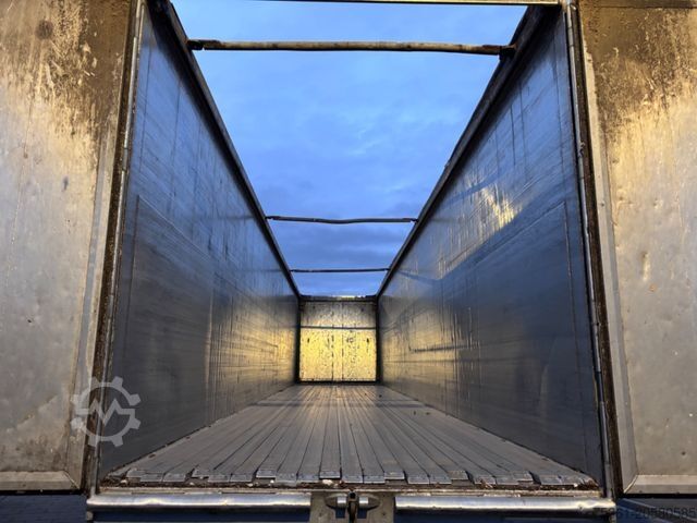 Mozgópadlós félpótkocsi STAS Schubboden S300ZX 90 m3