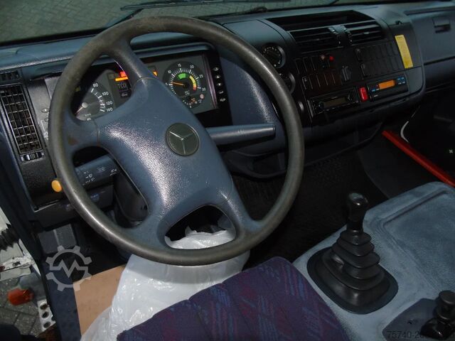 Walizka Mercedes-Benz Atego 1218 + MANUAL + LIFT