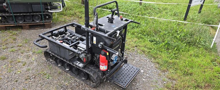 Bulldózer NIKO Raupe Hatz 1B50 T-4 Tank Stromaggregat