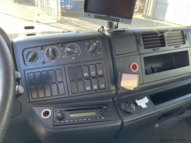 Szarvasmarha-szállító teherautó MAN TGL 12.220 4x2  Viehtransport Bj 10