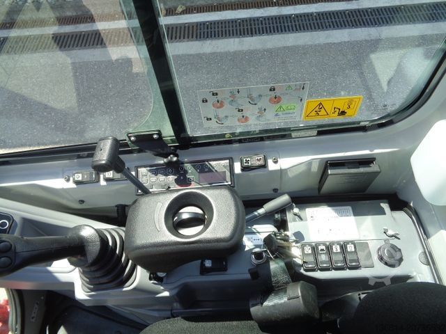 Mini excavator TAKEUCHI TB 225 Powertilt Löffel Taklock 2.400 kg