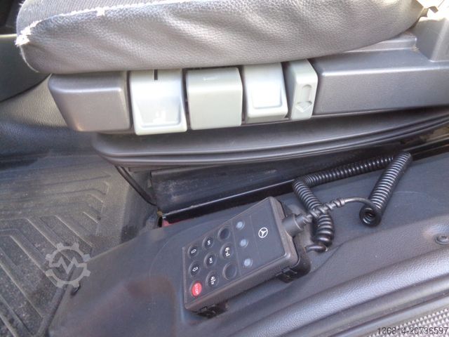 Camion bâché MERCEDES-BENZ Atego 816 L 7,2 M Schiebeplanen Tempomat