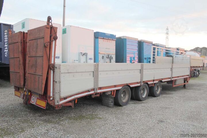 Semiremorcă cu platformă joasă pentru transportul utilajelor de construcţii DE ANGELIS semirimorchio carrellone verricello usat
