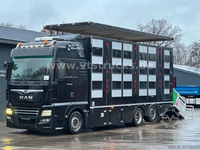 Veewagen MAN TGX 26.500 4. Stock Menke-Janzen Viehtransporter