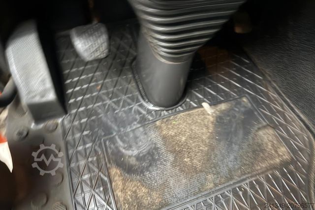 Standaard trekker MERCEDES-BENZ Actros 2048 4x4 Winterdienst