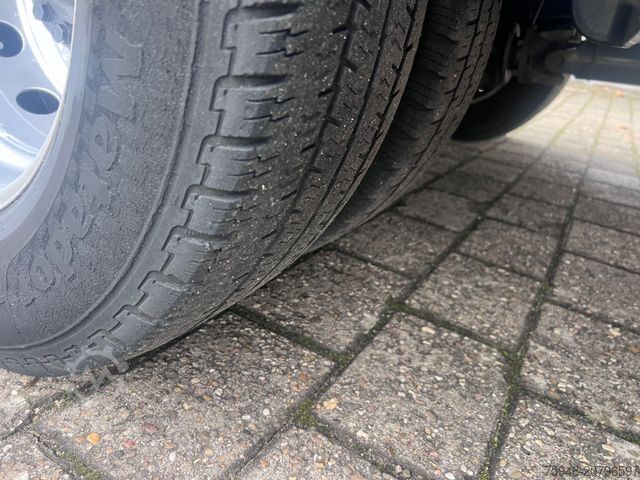 Vrachtwagen met bakwagen IVECO zlast 3300kg.TÜV 03/26