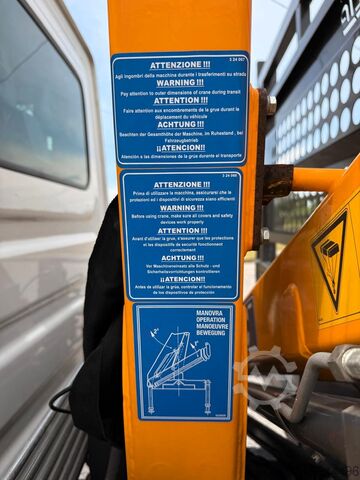 Kastenwagen mit auf Lkw montiertem Kran Iveco Daily 35c18 hi-matic