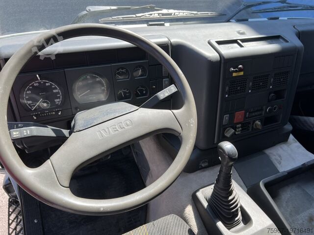 Trostrani kiper kamion sa dizalicom Iveco Eurotech 260e42