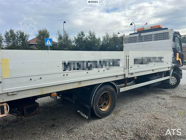 Plattform trailer Renault midlium Flatbed 4x2 repair object