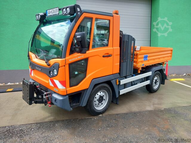 Balayeuse de voirie Hako Multicar M31