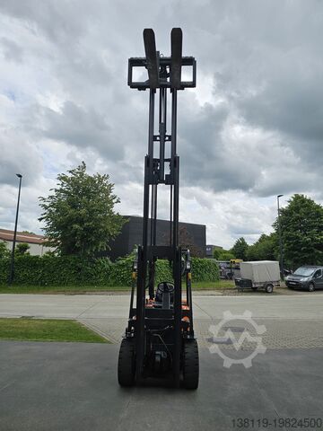 Carretilla elevadora de cuatro ruedas DOOSAN DAEWOO d30g
