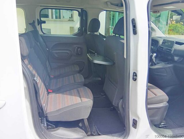 Fourgonnette avec sièges Opel Combo