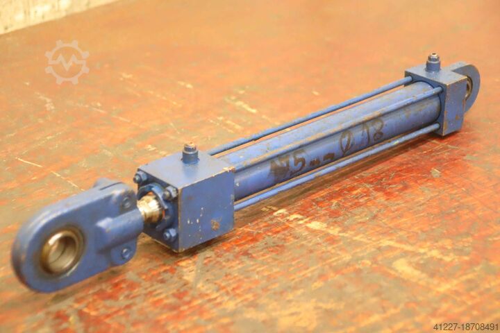 Hydraulic cylinder Rexroth CD/T3/MP5/25/18/175/F/ Hub 175 mm