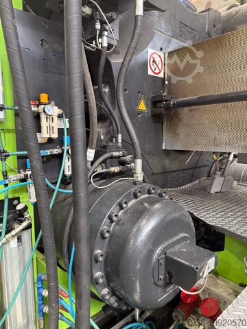 Fröccsöntő gép Engel DUO 5550/1100