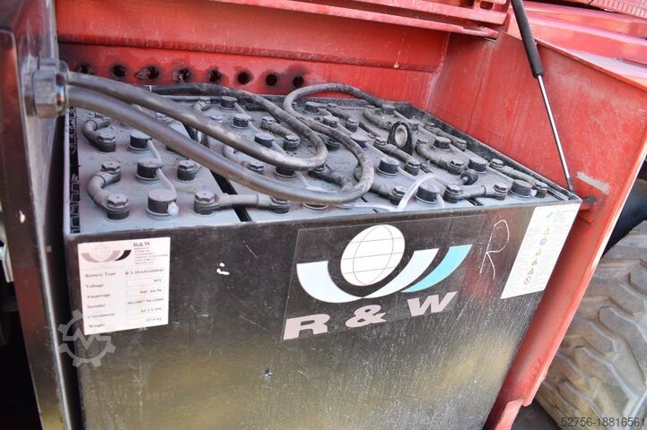 Scissor lift Holland Lift Combistar M-250HYL25 4WD/P/N