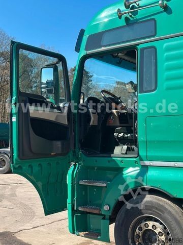 Box truck MAN TGX 26.500 6x2 Voll-Luft Schmitz Koffer