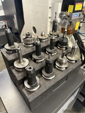Cnc-bearbejdningscenter Hyundai Wia F400