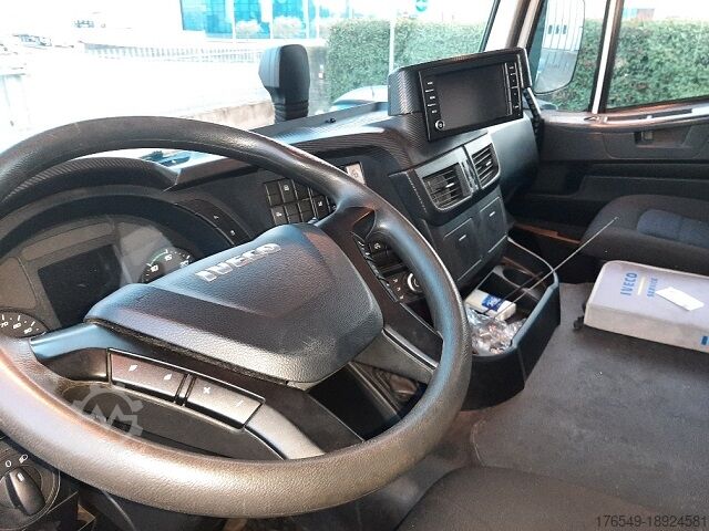 SATTELZUGMASCHINE MIT ZAPFWELLE Iveco AT 440X46
