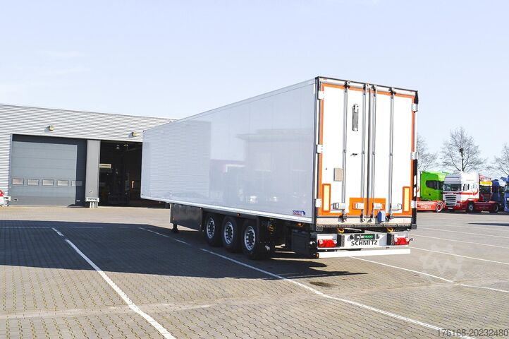 Semirreboque frigorífico SCHMITZ CARGOBULL SKO FP 60 ThermoKing SLXi 300