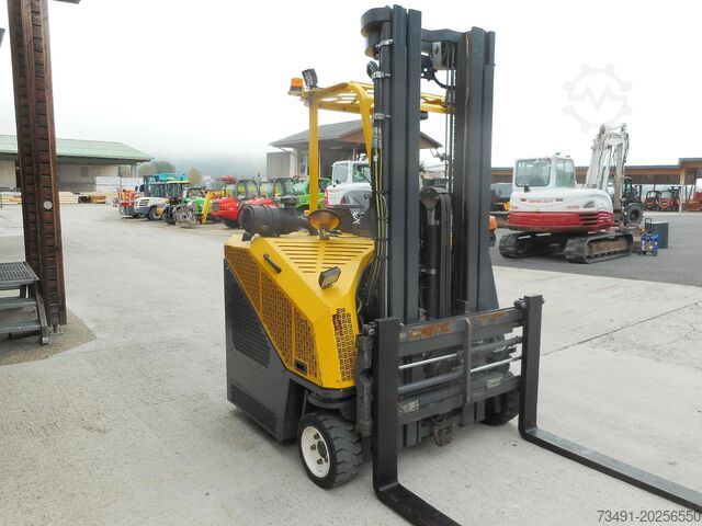 Fyrvägs gaffeltruck Combilift CB3000 Diesel 4Wege Triplex