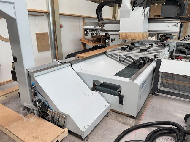 CNC Bearbeitungszentrum Homag BAZ 322 / 40 / K with edge banding