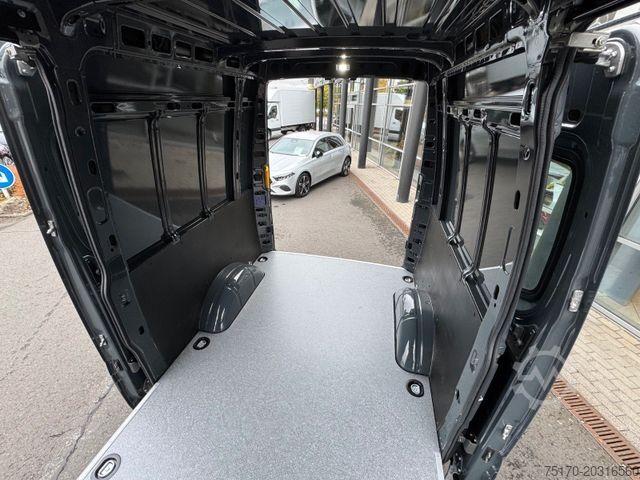 Furgão de painéis IVECO Daily 35S18HA8 3.0L *R3.520mm*AHK*2xSchiebetür*