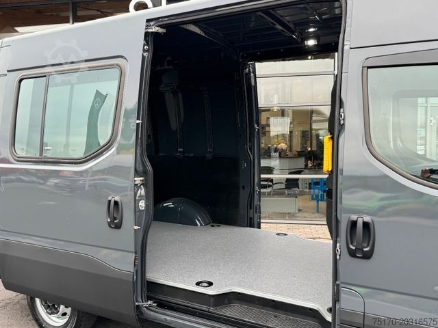 Furgão de teto alto IVECO Daily 35S18HA8 3.0L *R3.520mm*AHK*2xSchiebetür*