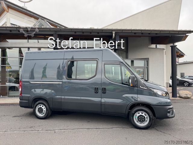 Furgão de teto alto IVECO Daily 35S18HA8 3.0L *R3.520mm*AHK*2xSchiebetür*