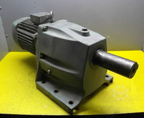 Tandwielmotor 0,9/1,5 kW 16/31,5 tpm VEM ZG4KMRB100S8-4