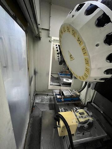 Fanuc RoboDrill T21iD de 2003 avec 4ème axe Fanuc Fanuc RoboDrill T21iD with 4th Axis