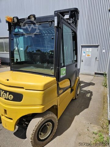 Elektrische vorkheftruck met 4 wielen Yale ERP50VM