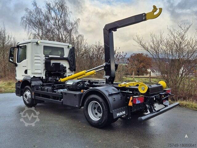 Kampós konténerszállító teherautó man TGM 15.290 BL Abrollkipper PowerMatic Standheiz.