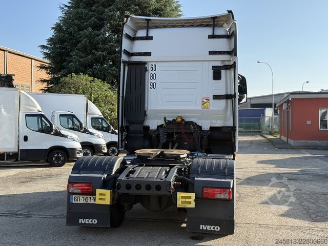 Tractora standard Iveco Sway 490