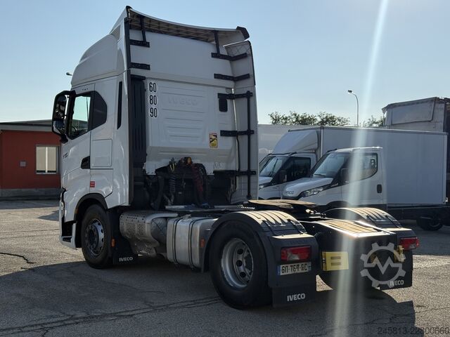 Tractora standard Iveco Sway 490