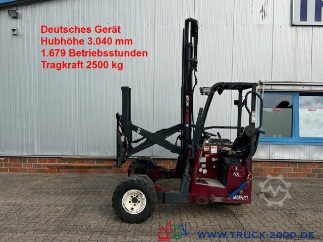 Gaffeltruck Moffett Mitnahmestapler 4 Wege Allrad NX Typ M 4 25.4