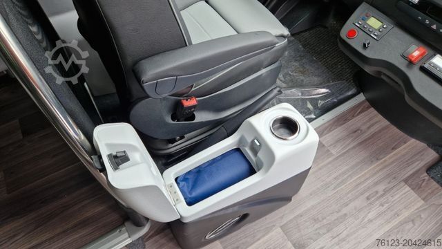 Minibus MERCEDES-BENZ 519 Sunset S 4 Ferqui Chasis 907 Vorlauffahrzeug